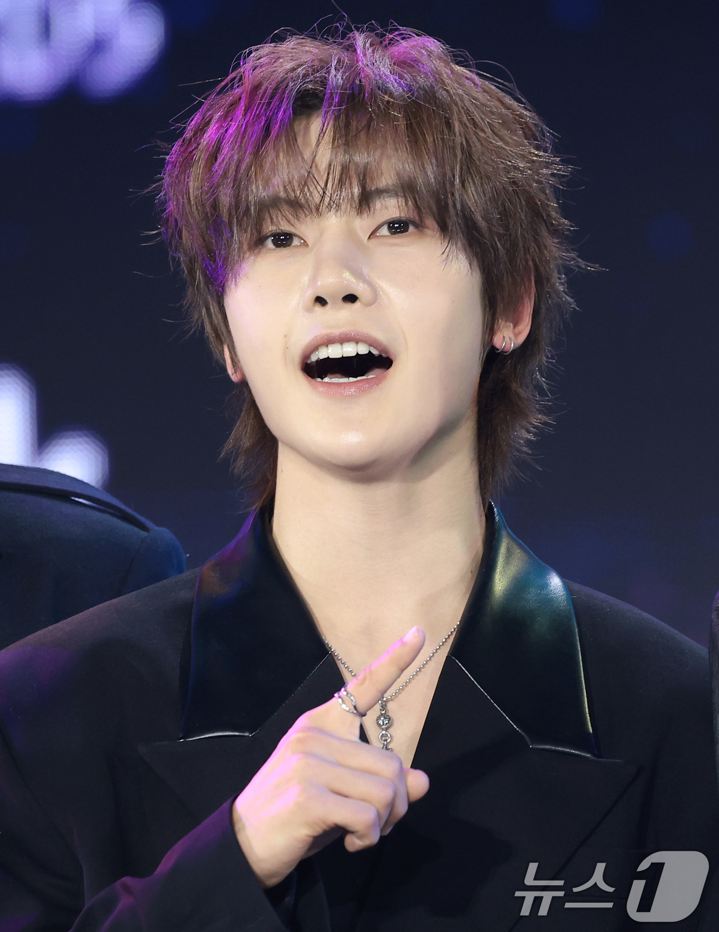 (서울=뉴스1) 권현진 기자 = 제로베이스원 석매튜가 11일 오후 서울 성북구 고려대학교 화정체육관에서 열린 ‘제2회 디 어워즈(D Awards)’ 레드카펫 행사에 참석해 인사를 …