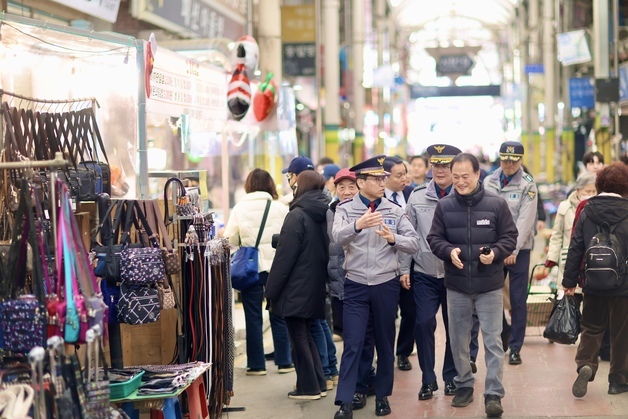 엄성규 부산경찰청장 직대, 설 앞두고 복지시설 위문·치안 점검