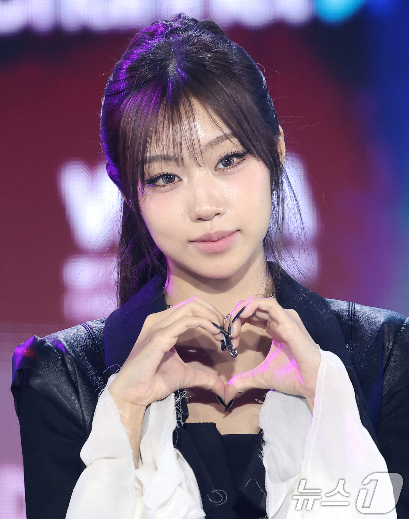 (서울=뉴스1) 권현진 기자 = 이즈나 최정은이 11일 오후 서울 성북구 고려대학교 화정체육관에서 열린 ‘제2회 디 어워즈(D Awards)’ 레드카펫 행사에 참석해 포즈를 취하고 …