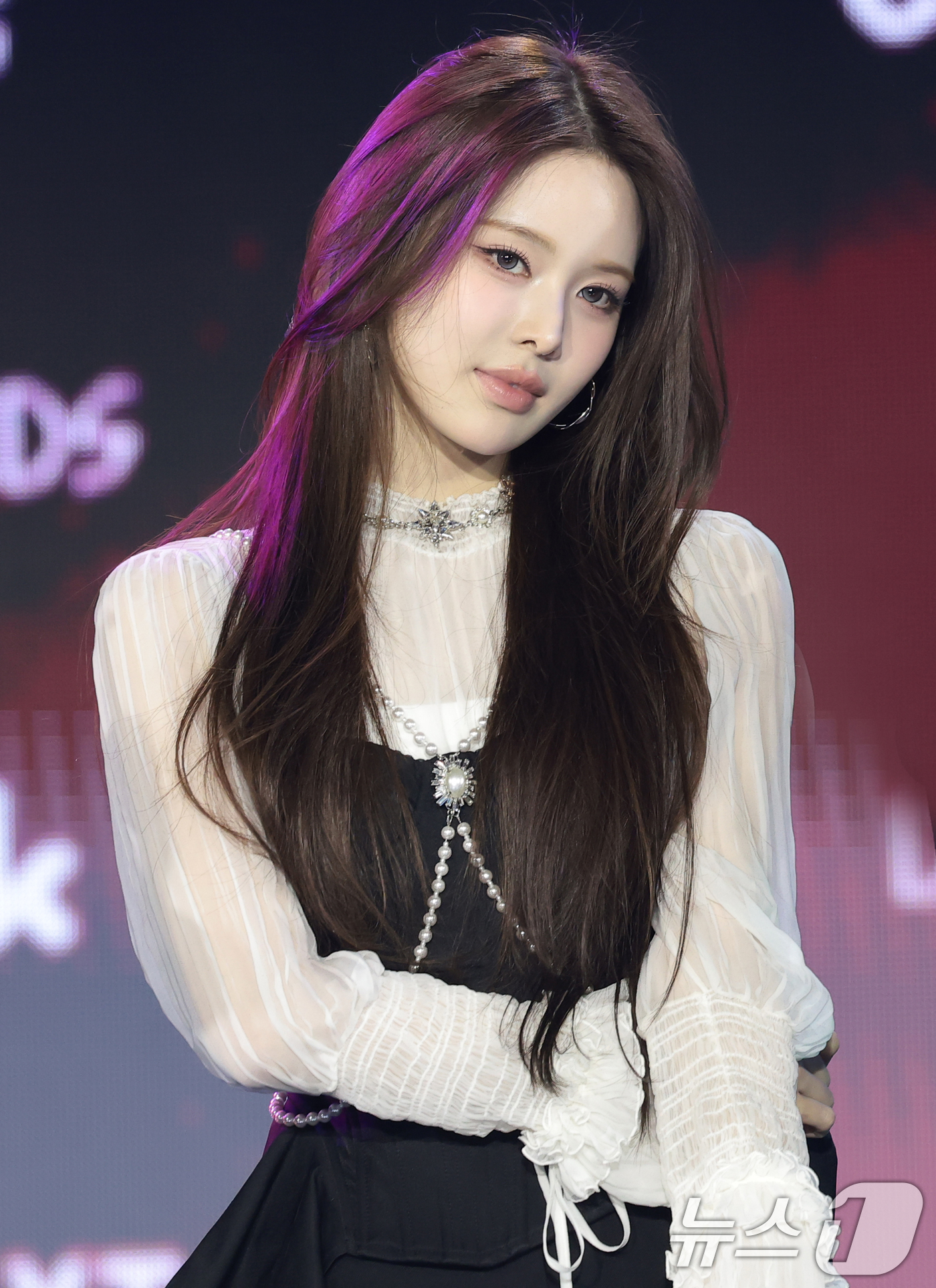 (서울=뉴스1) 권현진 기자 = 이즈나 방지민이 11일 오후 서울 성북구 고려대학교 화정체육관에서 열린 ‘제2회 디 어워즈(D Awards)’ 레드카펫 행사에 참석해 포즈를 취하고 …