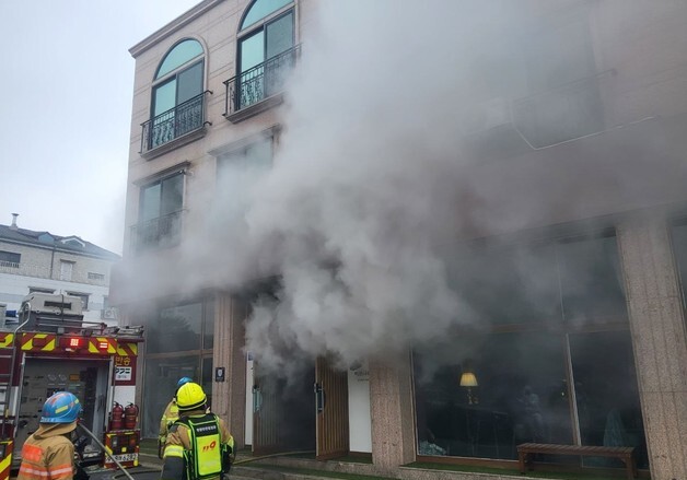 동탄 상가주택 1층 카페서 화재…5명 연기흡입