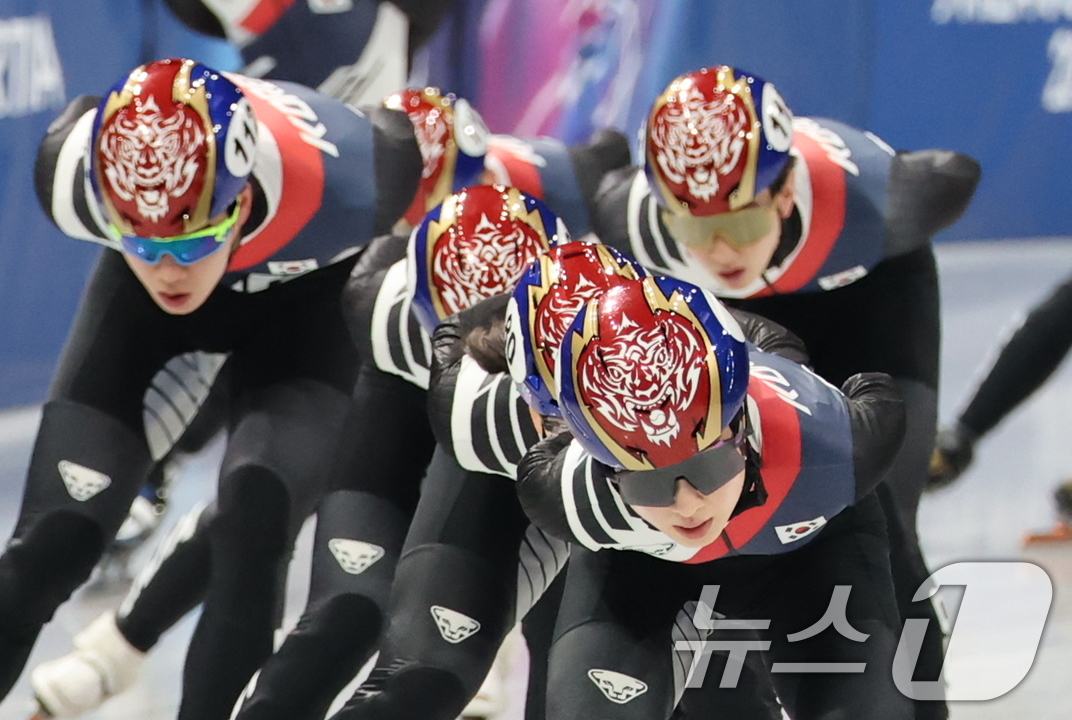 (밀라노=뉴스1) 김진환 기자 = 쇼트트랙 대표팀 선수들이 11일(현지시간) 이탈리아 밀라노 아이스 스케이팅 아레나에서 공식 훈련을 하고 있다. 2026.2.11/뉴스1