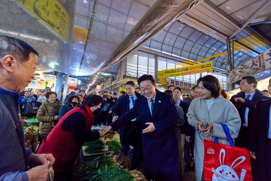 李대통령, 설 앞두고 충주 전통시장 방문