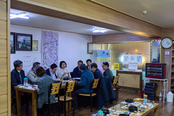 이재명 대통령, 전통시장 점심식사