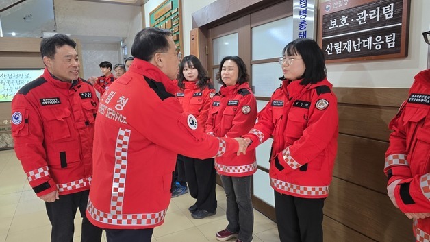 "산불 위험 최고조" 김인호 산림청장 영월 현장 방문
