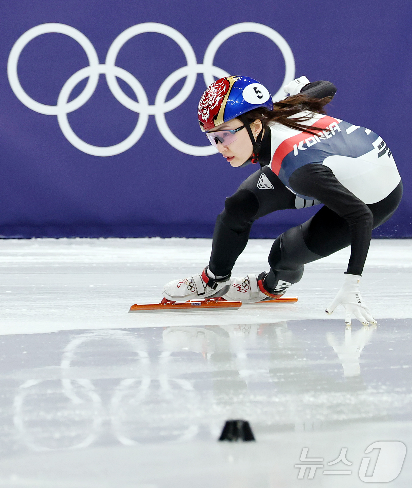 (밀라노=뉴스1) 김진환 기자 = 쇼트트랙 대표팀 최민정이 11일(현지시간) 이탈리아 밀라노 아이스 스케이팅 아레나에서 공식 훈련을 하고 있다. 2026.2.11/뉴스1