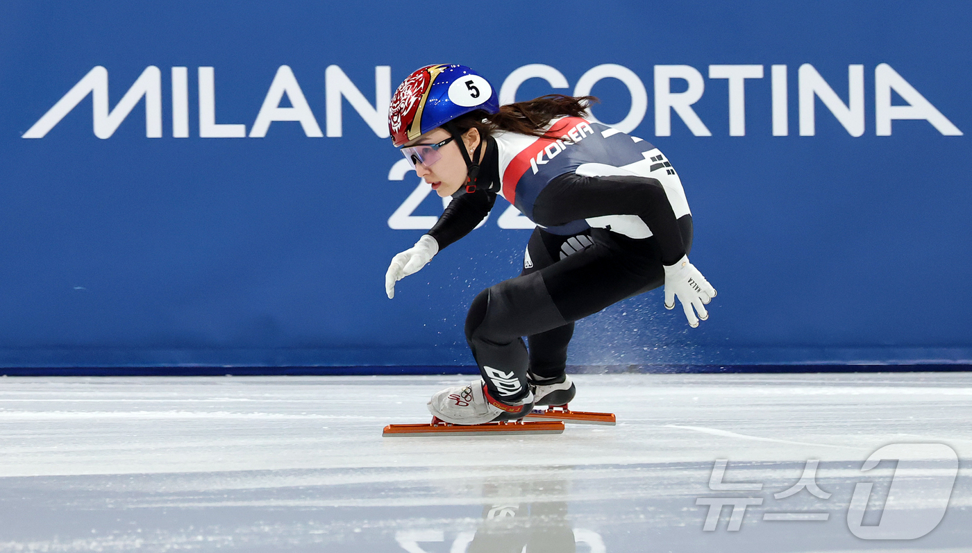 (밀라노=뉴스1) 김진환 기자 = 쇼트트랙 대표팀 최민정이 11일(현지시간) 이탈리아 밀라노 아이스 스케이팅 아레나에서 공식 훈련을 하고 있다. 2026.2.11/뉴스1