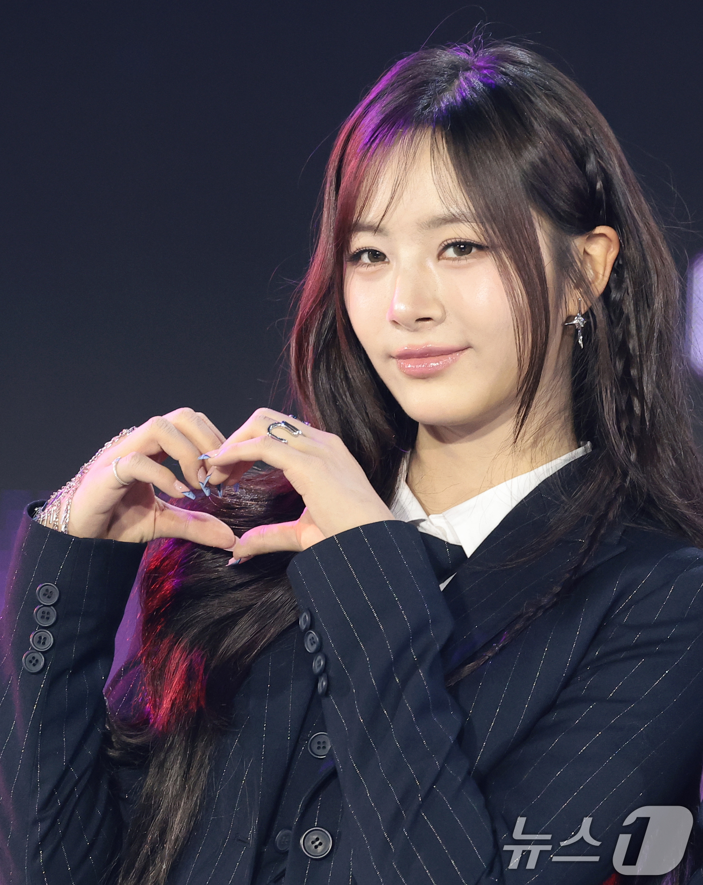 (서울=뉴스1) 권현진 기자 = 피프티피프티 하나가 11일 오후 서울 성북구 고려대학교 화정체육관에서 열린 ‘제2회 디 어워즈(D Awards)’ 레드카펫 행사에 참석해 포즈를 취 …