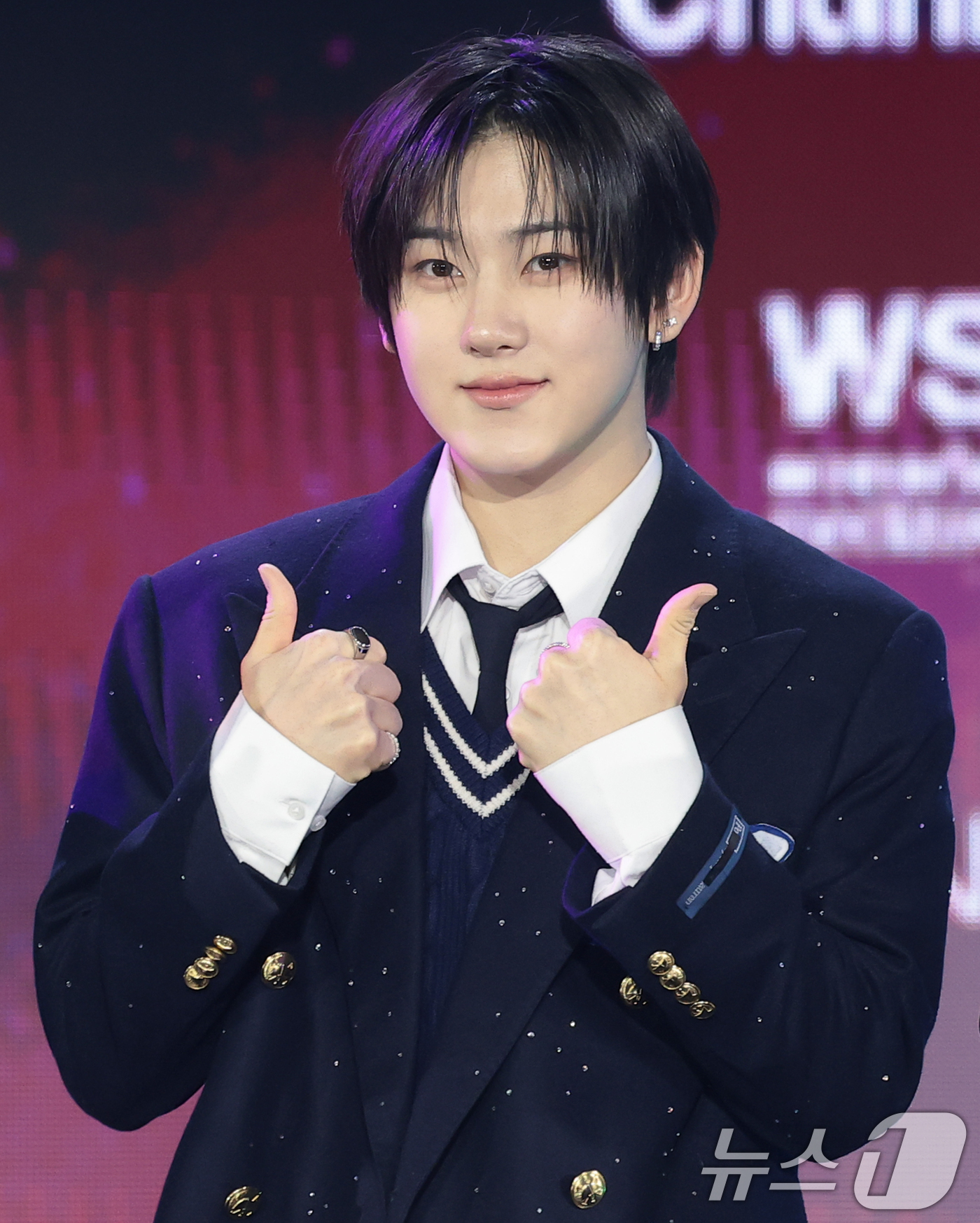 (서울=뉴스1) 권현진 기자 = 그룹 킥플립 계훈이 11일 오후 서울 성북구 고려대학교 화정체육관에서 열린 ‘제2회 디 어워즈(D Awards)’ 레드카펫 행사에 참석해 포즈를 취 …