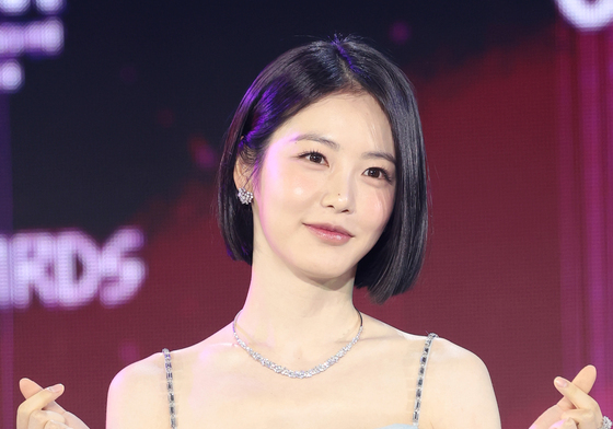 신예은, 디 어워즈 미녀 MC