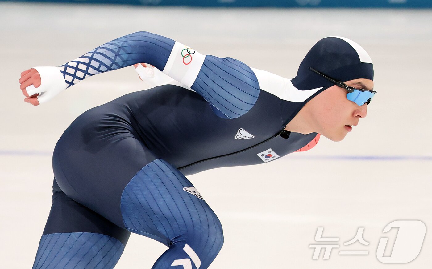 본문 이미지 - 스피드 스케이팅 구경민이 11일(현지시간) 이탈리아 밀라노 스피드 스케이팅 스타디움에서 열린 2026 밀라노·코르티나담페초 동계올림픽 스피드 스케이팅 남자 1000m 경기에서 질주하고 있다. 2026.2.12 ⓒ 뉴스1 김진환 기자