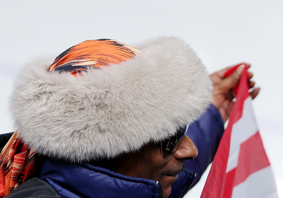 조던 스톨츠 금메달에 기뻐하는 스눕독