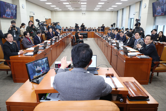 법사위 '사법개혁 강행' 여파…대미투자특위 첫발 30분만에 정회