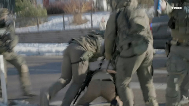 [포토] 알렉스 프레티 체포하려는 연방 요원들