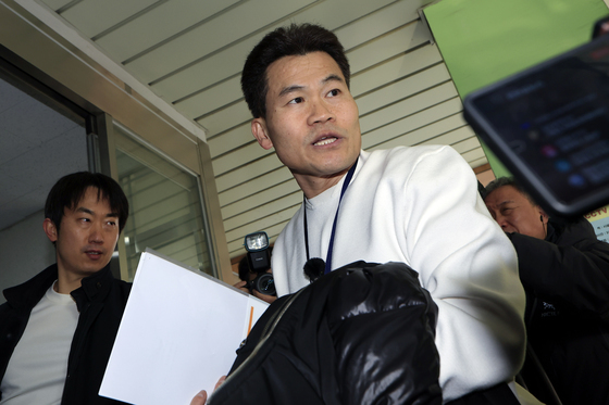 전한길 조사 9시간 만에 종료 "무리한 고소·고발 너무 많다"(종합)