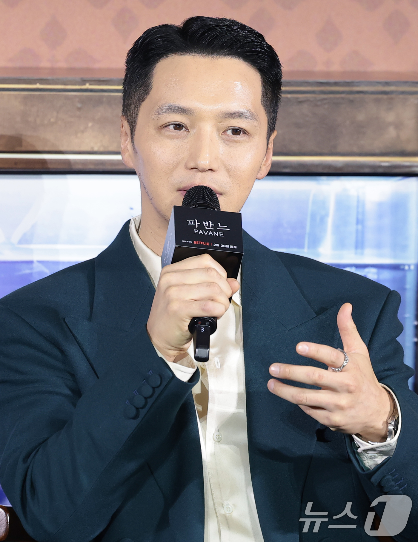 (서울=뉴스1) 권현진 기자 = 배우 변요한이 12일 오전 서울 강남구 코엑스 메가박스에서 열린 넷플릭스 영화 '파반느' 제작보고회에 참석해 취재진 질문에 답하고 있다.'파반느'는 …