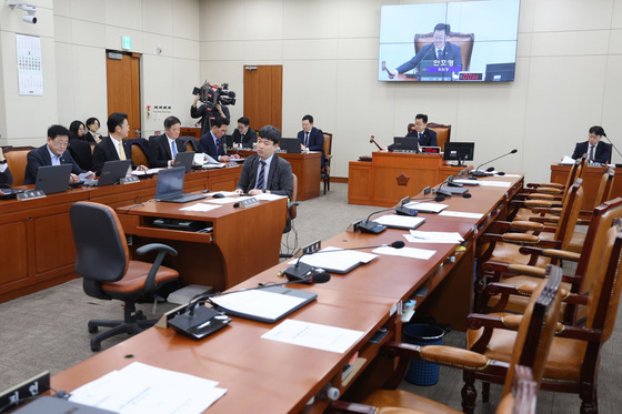 '산재사망 반복시 영업익 5% 과징금' 산안법, 與주도로 기후노동위 통과