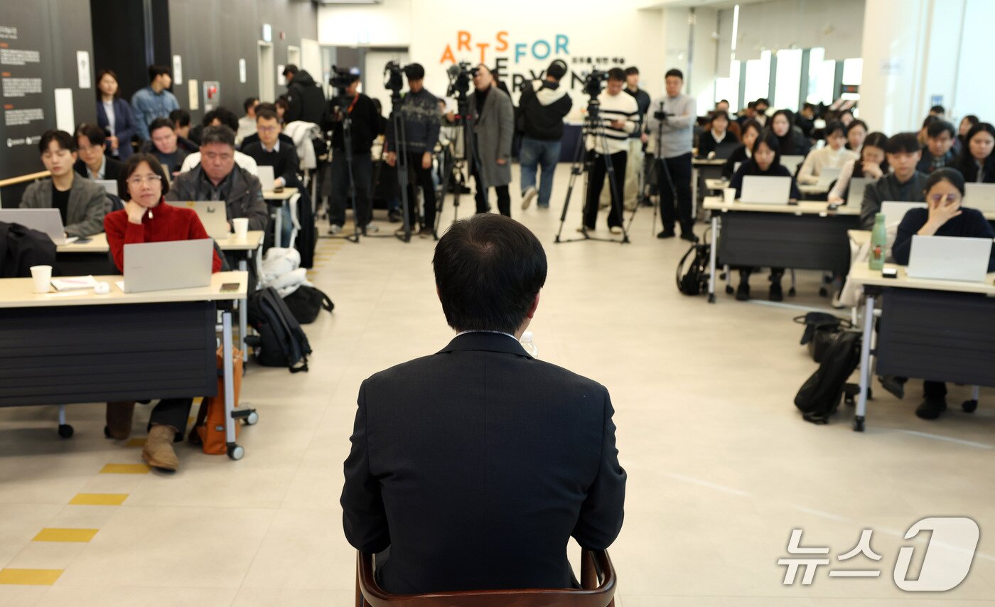 본문 이미지 - 최휘영 문화체육관광부 장관 취임 6개월 기자 간담회