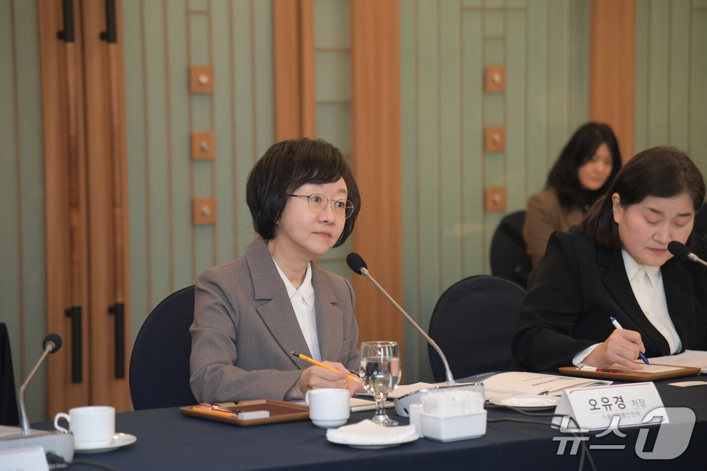 본문 이미지 - 이날 열린 소비자단체 간담회에서 오유경 식약처장이 발언하고 있다. (식약처 제공) 2026.2.12