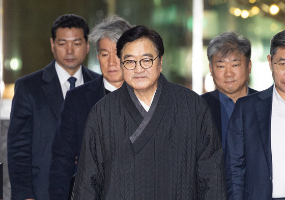 의장실 들어서는 우원식 국회의장