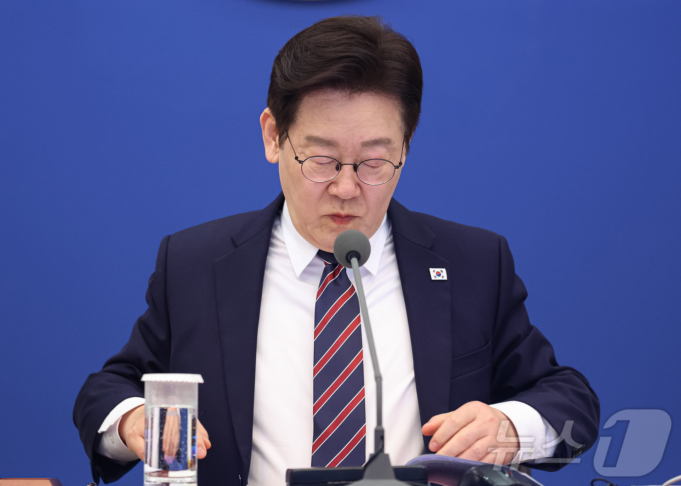 (서울=뉴스1) 허경 기자 = 이재명 대통령이 12일 청와대에서 열린 수석보좌관회의에 참석해 있다. 2026.2.12/뉴스1