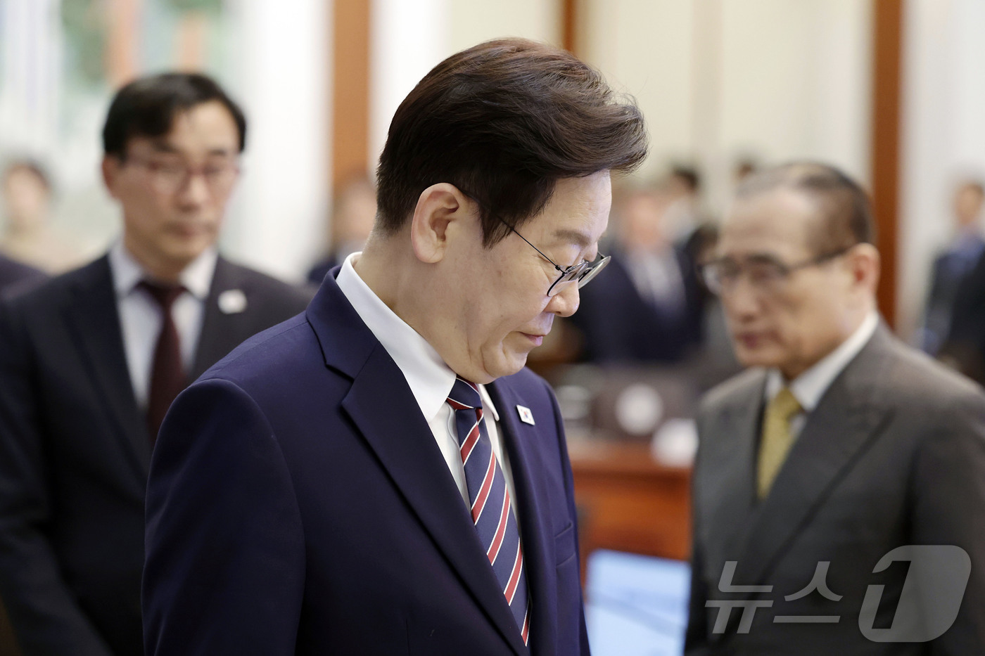 (서울=뉴스1) 허경 기자 = 이재명 대통령이 12일 청와대에서 열린 수석보좌관회의에 입장하고 있다. 2026.2.12/뉴스1