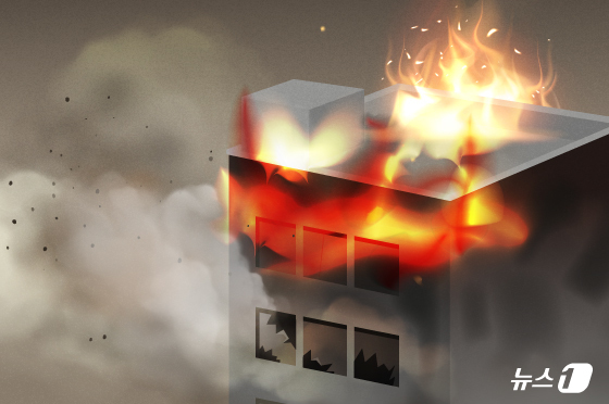 새벽 영천 재활용 시설서 불…폐기물 300톤 소실