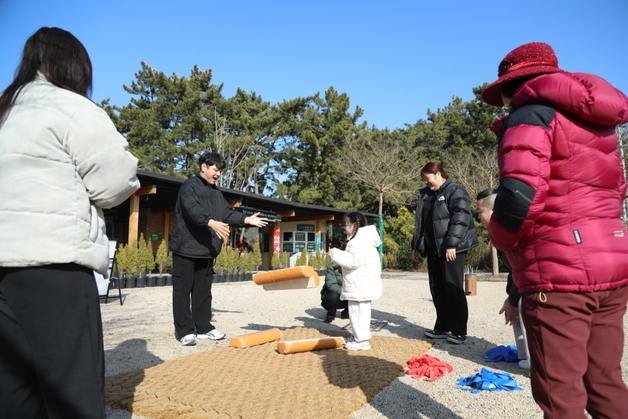 “설 연휴, 한복 입고 오세요” 천리포수목원 무료입장 이벤트