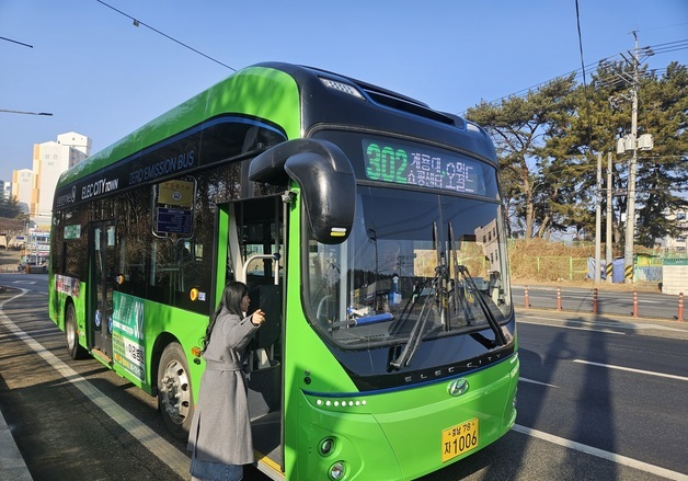 계룡시 신도안∼대전 오월드 302번 시내버스 첫 운행