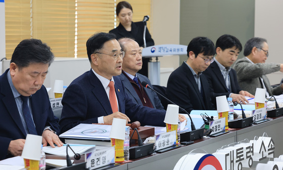 국가교육위원회 제65차 회의 주재하는 차정인 위원장