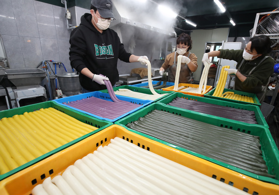 설 대목에 바빠진 떡방