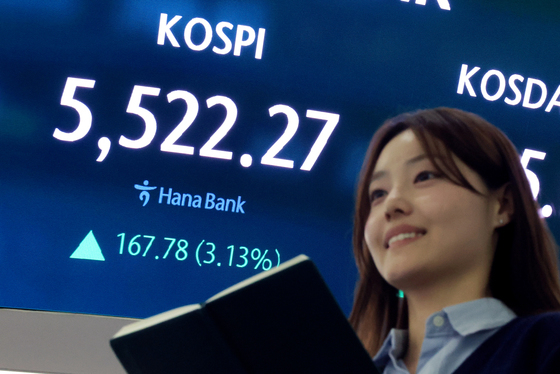 경이로운 코스피, 올 들어 31% 폭등-S&P500은 1.4% 상승