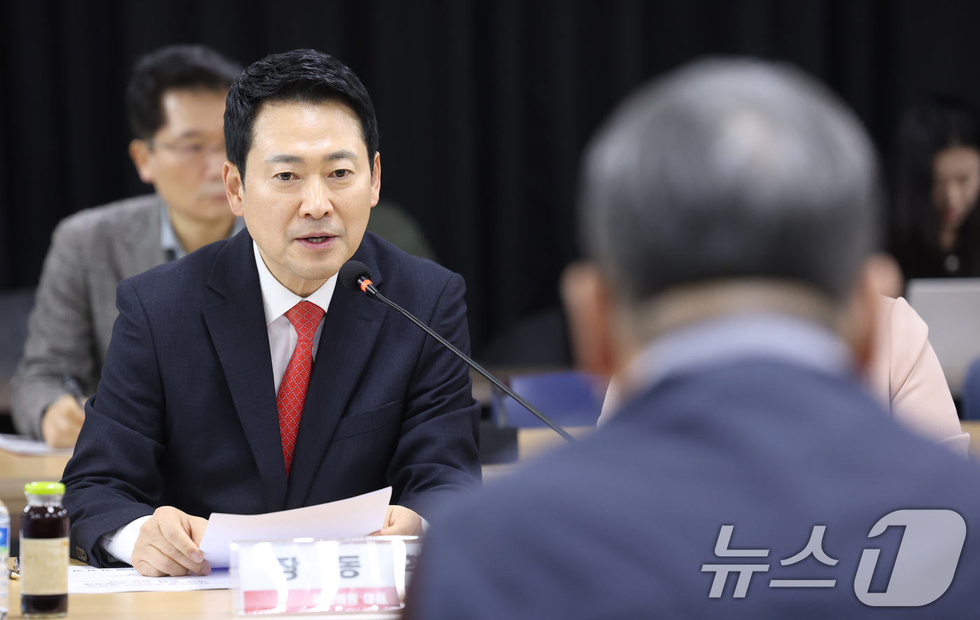 (서울=뉴스1) 오대일 기자 = 장동혁 국민의힘 대표가 12일 오후 서울 영등포구 한국노총 대회의실에서 열린 '국민의힘-한국노총 정책간담회'에서 모두 발언을 하고 있다.  2026 …