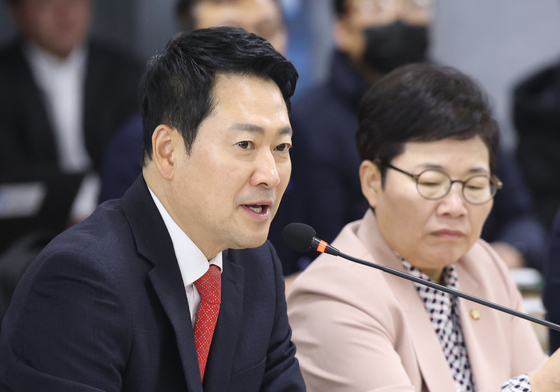 노동계 현안 입장 밝히는 장동혁 대표