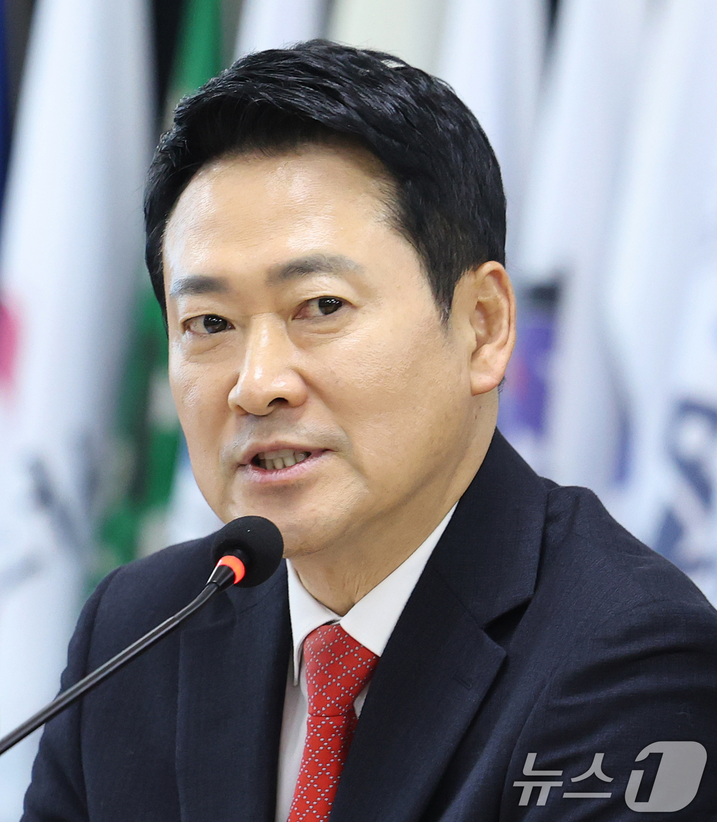 (서울=뉴스1) 오대일 기자 = 장동혁 국민의힘 대표가 12일 오후 서울 영등포구 한국노총 대회의실에서 열린 '국민의힘-한국노총 정책간담회'에서 모두 발언을 하고 있다.  2026 …