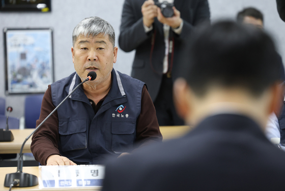 노동 현안 설명하는 김동명 한국노총 위원장