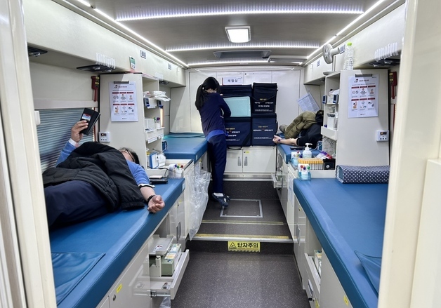 '나눔 문화 확산' 충남교육청 직원 헌혈 행사