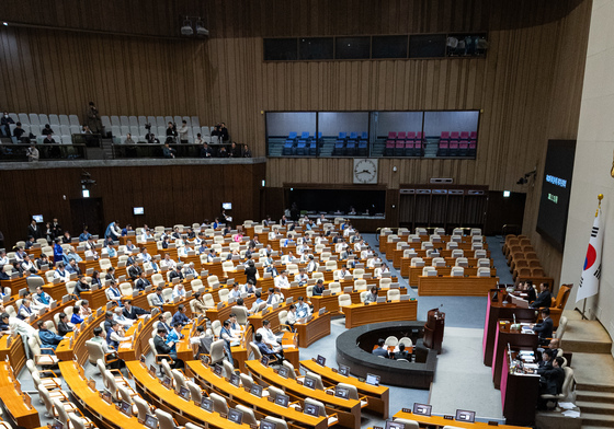 설 전 마지막 '반쪽' 본회의