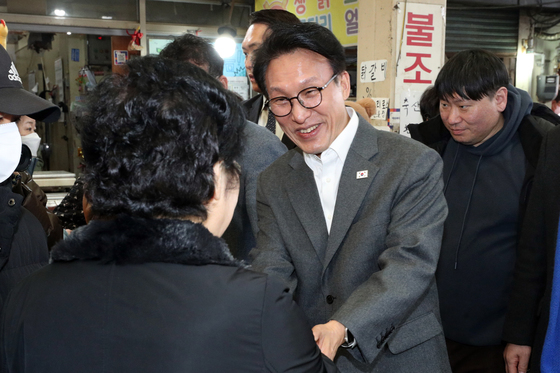 金총리 "정보왜곡 막아야…AI 기술 아닌 인간 선택이 민주주의 열쇠"