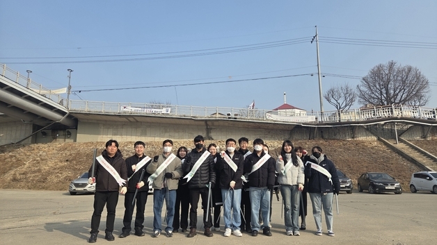 홍천군, 설 연휴 맞이 환경정비 활동…생활 쓰레기 줄이기 캠페인도