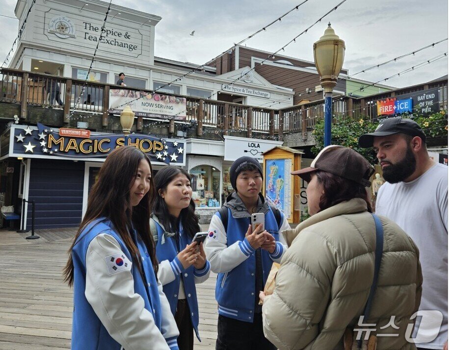 본문 이미지 - 전남학생공공외교스쿨 2기 학생외교관 들의 국외활동 장면. (전남도교육청 제공, 재판매 및 DB 금지)/뉴스1 