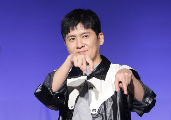 홍경민, 아묻따밴드 베이스