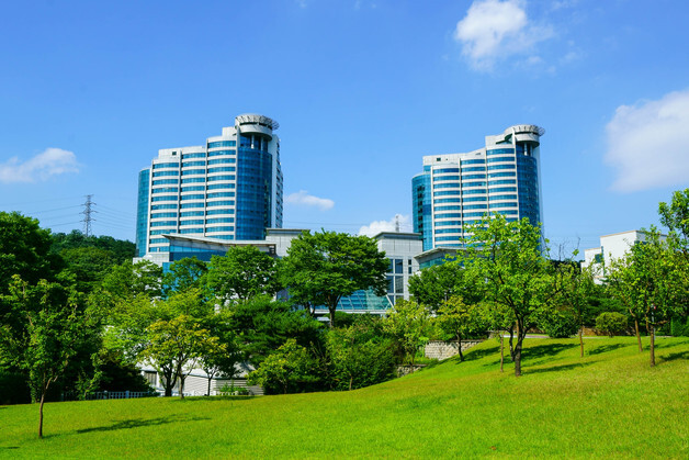 '노인 믿고 맡길 집' 보험사가 짓는다…KB·신한 이어 삼성 요양사업 참전