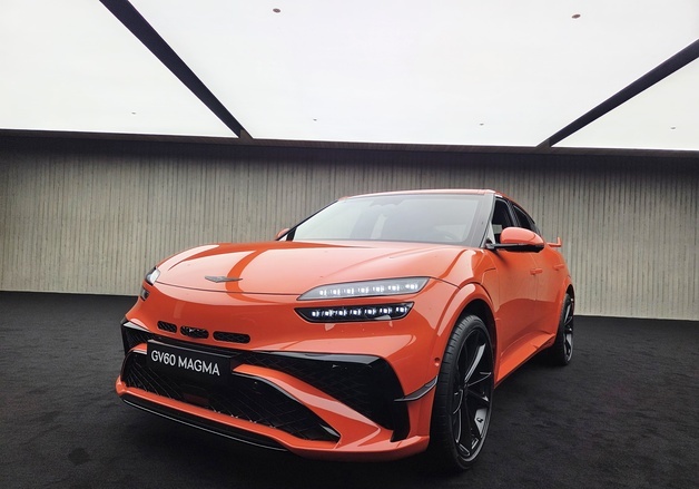 "이륙하는 기분" 시속 200㎞ 10.9초…GV60 마그마[시승기]