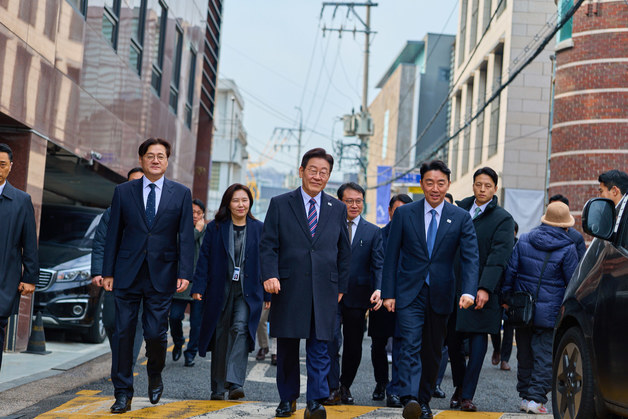 여야, 설 연휴 첫날부터 李대통령 '다주택자' 비판 메시지 두고 정면충돌