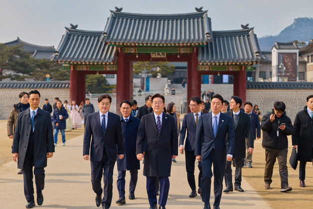 경복궁 산책 나선 이재명 대통령