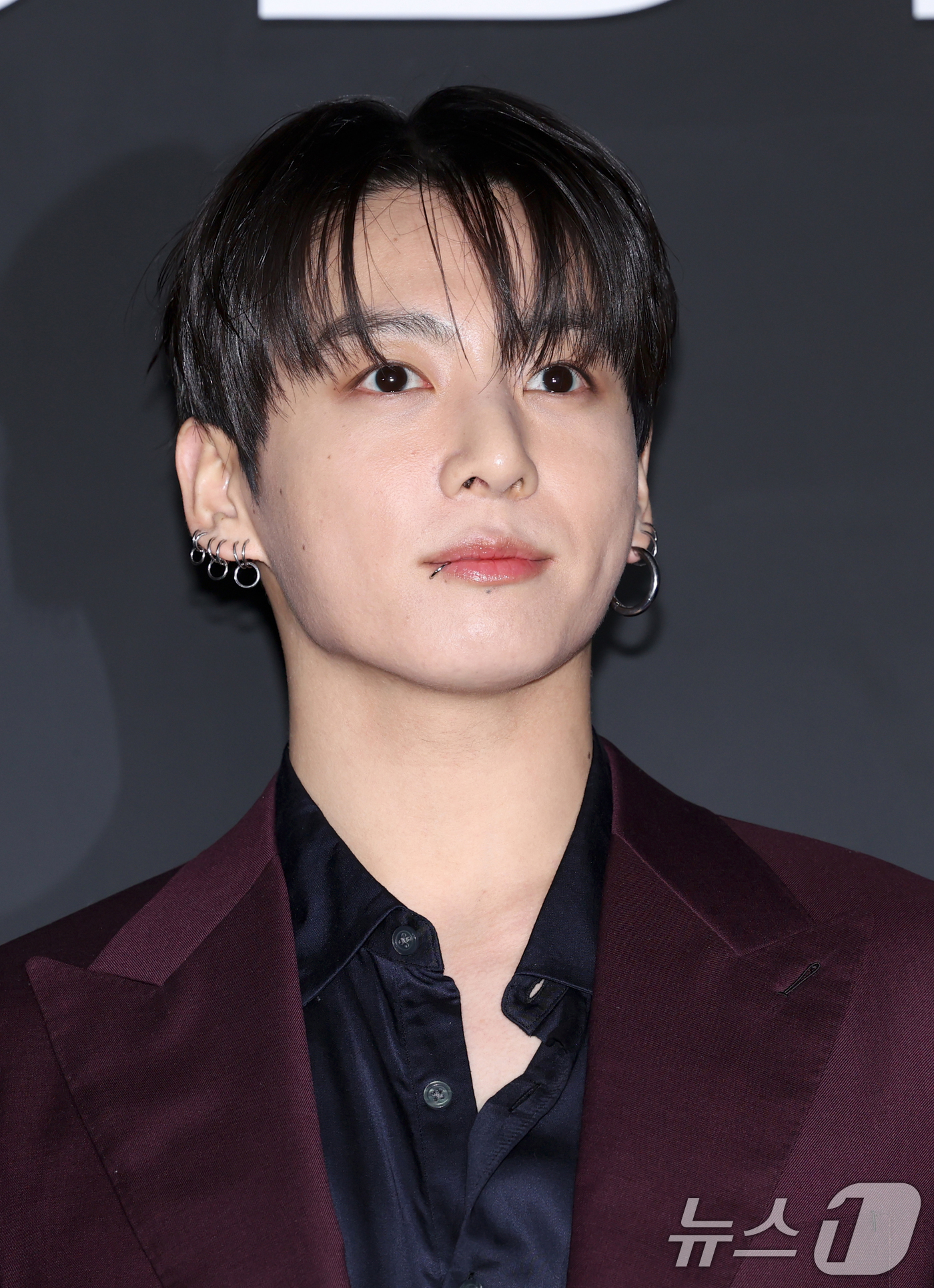 (서울=뉴스1) 권현진 기자 = 방탄소년단(BTS) 정국이 12일 오후 서울 강남구 위블로 매장에서 열린 포토콜 행사에서 포즈를 취하고 있다. (공동취재)  2026.2.12/뉴스 …