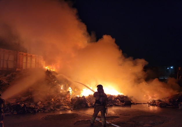 제주 쓰레기 처리장서 불…신고 2시간만에 초진(종합)