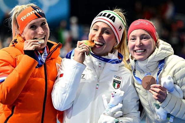 이탈리아에 '첫 金' 안긴 롤로브리지다, 빙속 2관왕 등극[올림픽]