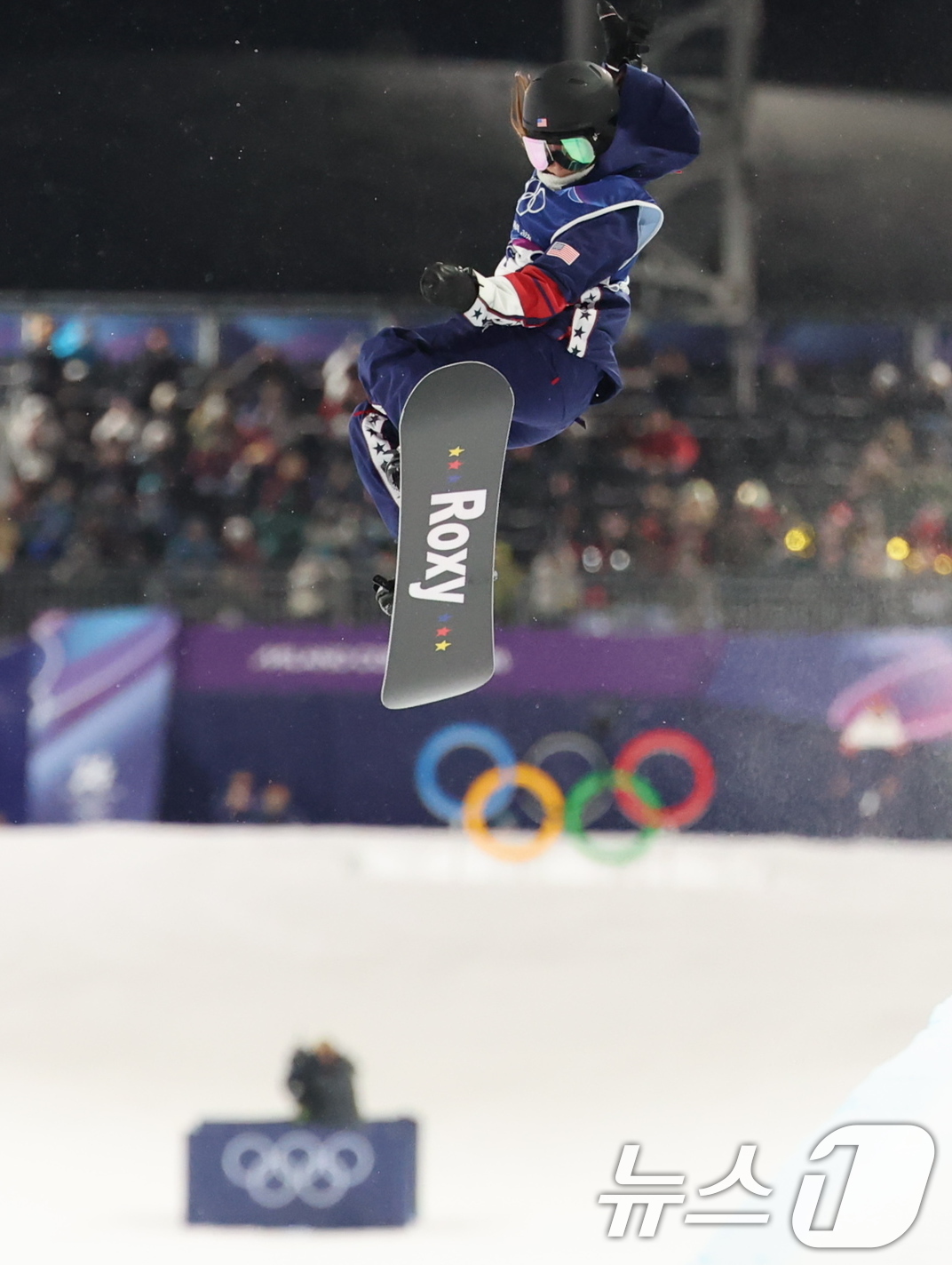 (리비뇨=뉴스1) 김진환 기자 = 미국의 클로이 김이 12일(현지시간) 이탈리아 리비뇨 스노파크에서 열린 2026 밀라노·코르티나담페초 동계올림픽 스노보드 여자 하프파이프 결선 2 …